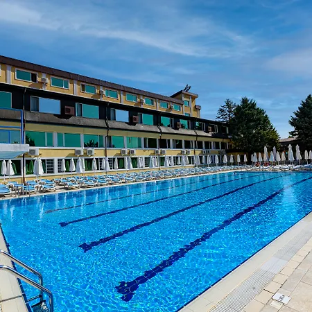 Otel Montecito 3*
