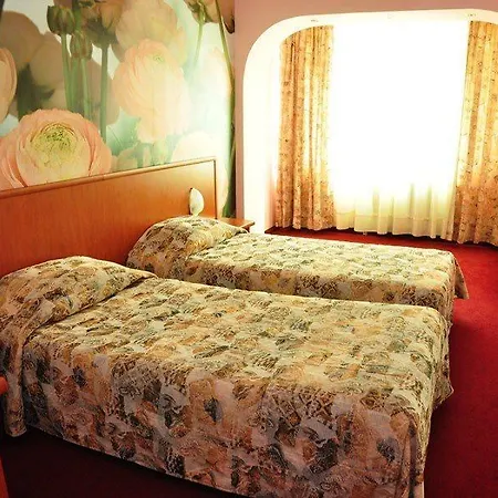 Montecito 3* Sofya